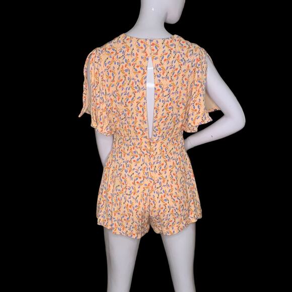 Free People Meet Virginia Romper V-Neck Size 2 Pockets Floral Print - Picture 11 of 15